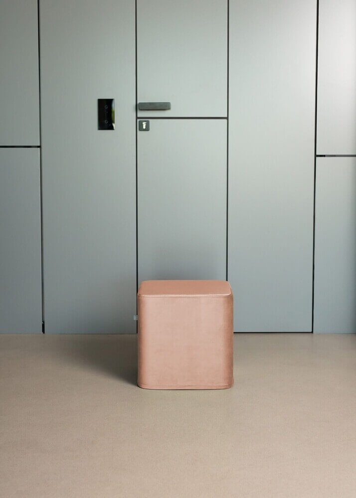 BLUSH PINK VELVET square medium pouf - Image 2