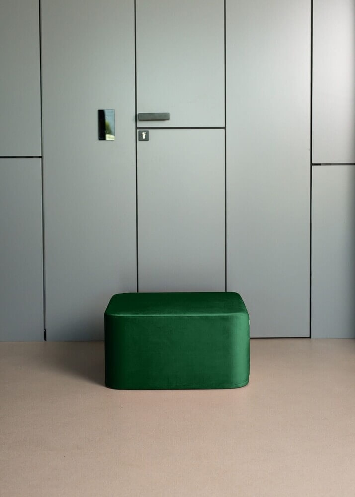 BOTTLE GREEN VELVET square large pouf - Image 2