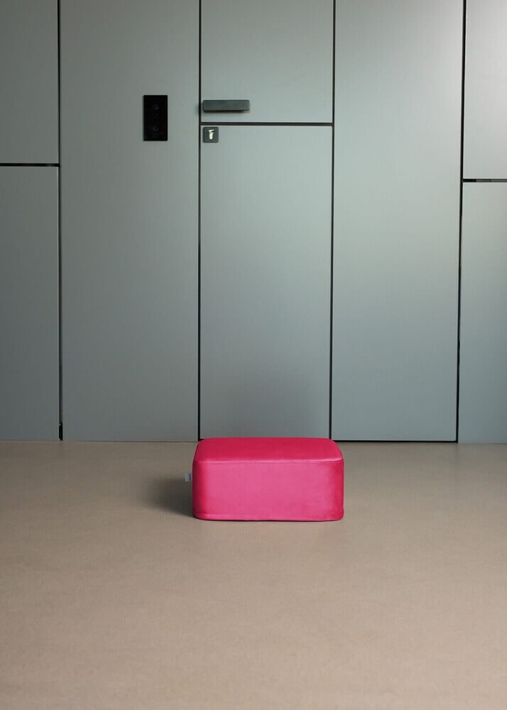 PINK VELVET square small pouf - Image 2